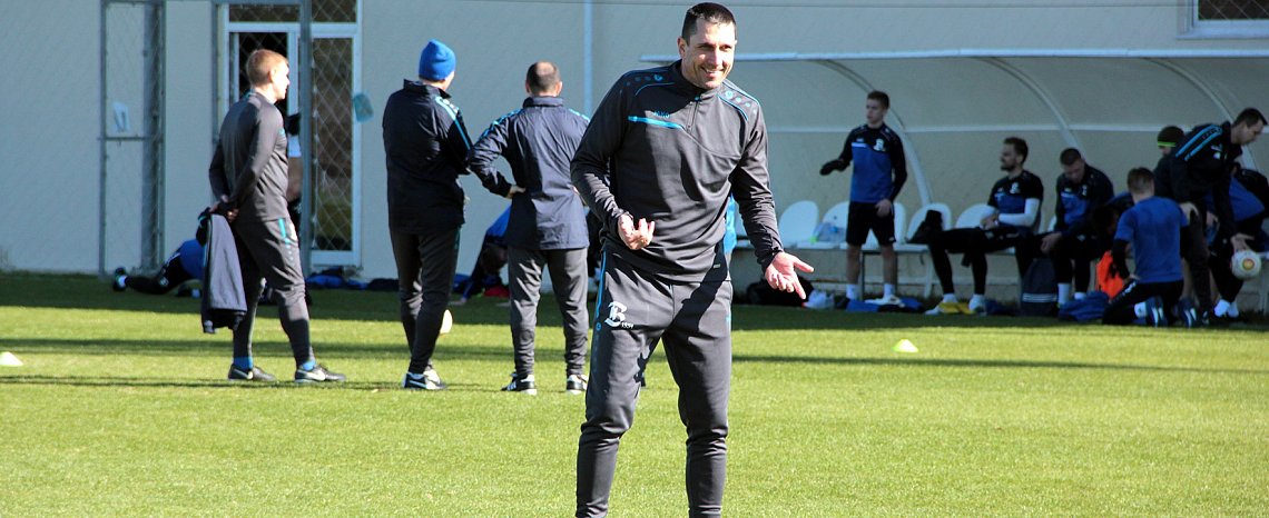 ВОРОТА НА ЗАМКЕ ВОРОТА НА ЗАМКЕ
